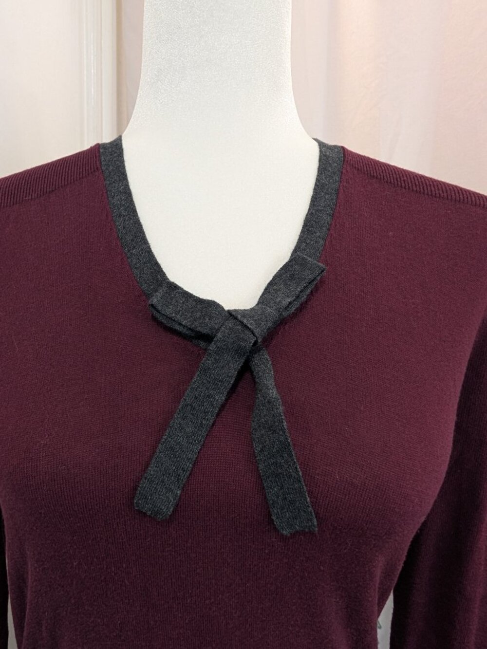Romantic Dark Academia Preppy Twee Feminine Fall Burgundy Bow Knit Sweater, SP - Picture 3 of 13